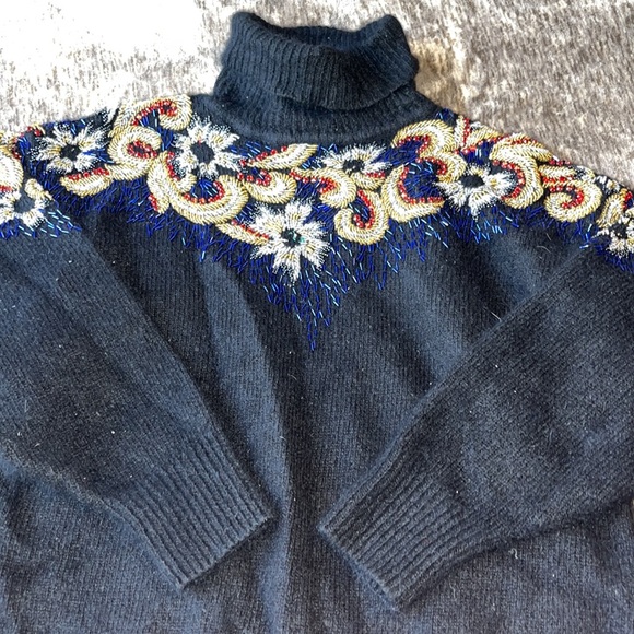 Vintage Hand beaded turtle neck sweater - Picture 3 of 7